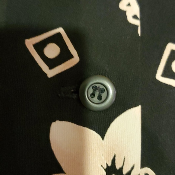 Intriguing BLACK/Cream Threads Floral Skirt 6. D - Picture 4 of 5